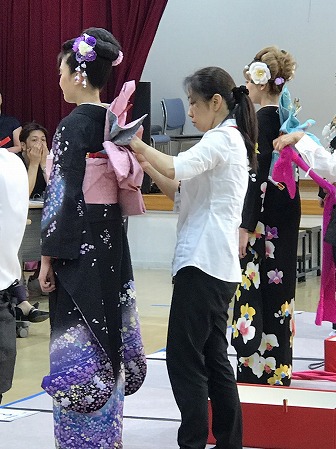 第54回 兵庫県美容技術競技大会「中振袖着付（人体モデル）競技の部」において、準優勝 神戸市長賞をいただきました。